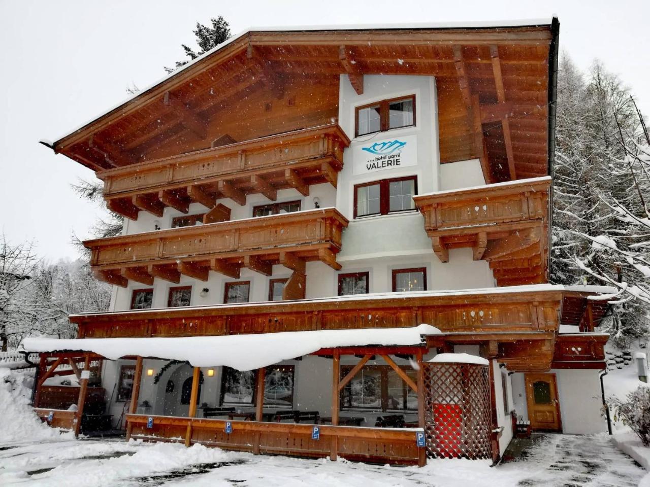 Hotel Valerie Saalbach-Hinterglemm Exteriör bild